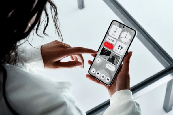 Прозорий Nothing Phone (2) представлений офіційно