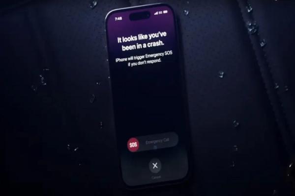 Функция iPhone 14, автоматически звонящая 911 в случае ДТП, уже работает