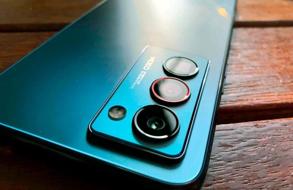 Обзор Tecno CAMON 18 Premier: смартфона с элегантным дизайном и камерой на карданном подвесе