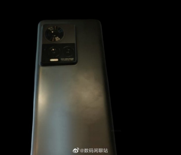 Флагман флагманов vivo Nex 5 впервые запечатлели вживую