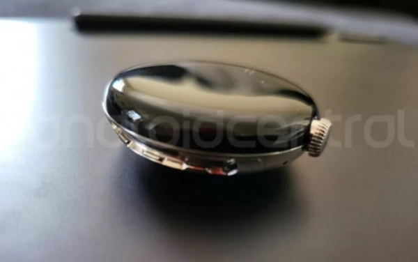 Відвідувач ресторану знайшов прототип смарт-годинника Google Pixel Watch