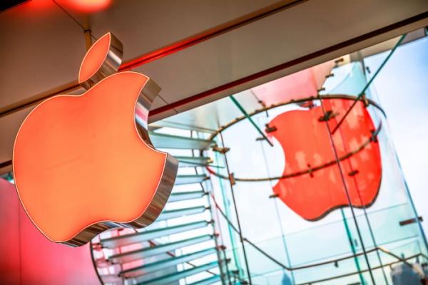 Сенаторы США советуют Apple не играть с огнем