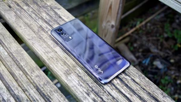Обзор Vivo Y52 5G