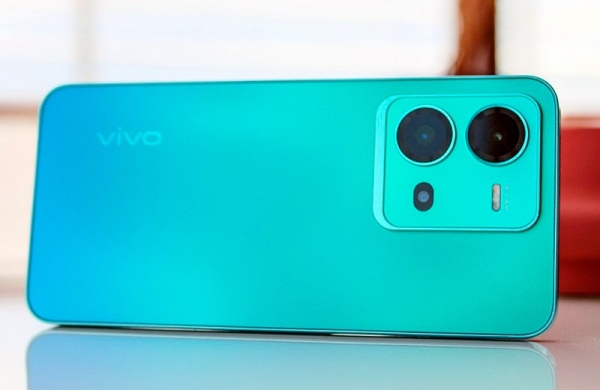 Обзор Vivo V25 5G: средний смартфон с хорошим дизайном и неплохими камерами