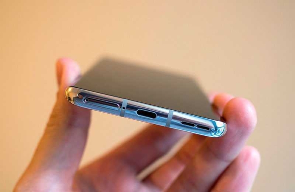 Обзор OnePlus 8: обновлённого и достойного смартфона