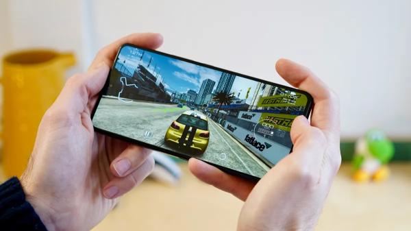 Обзор Asus ROG Phone 8 Pro: игровой телефон для всех