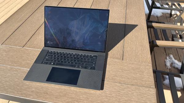 Обзор Dell XPS 17 (9730): большой и стильный