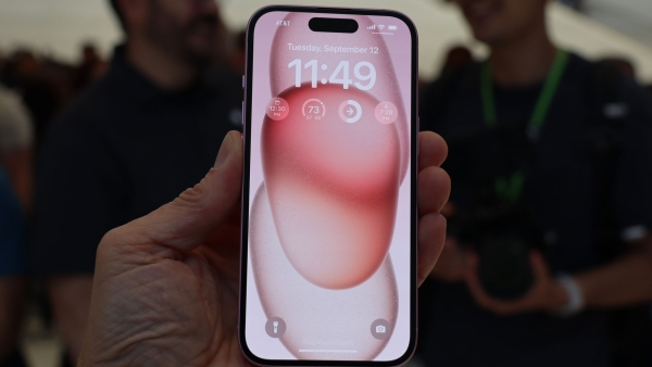 Samsung Galaxy S24 против iPhone 15: основные различия