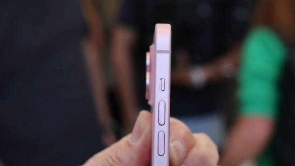 Samsung Galaxy S24 против iPhone 15: основные различия