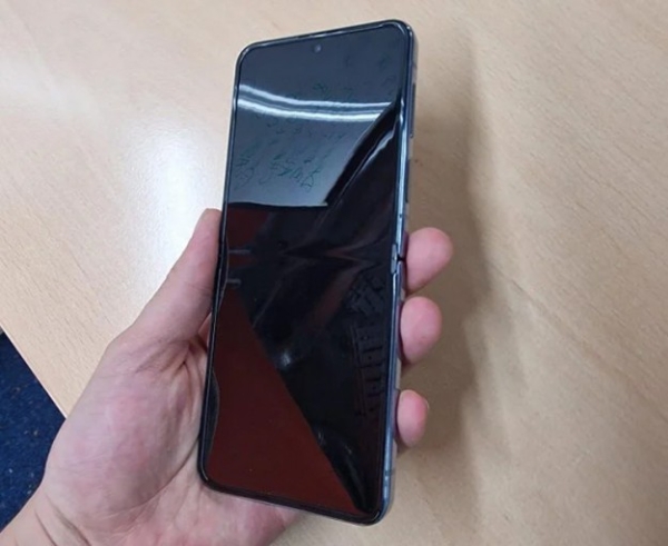 Смартфоны Samsung Galaxy Z Fold 4 и Galaxy Z Flip 4 предстали на «живых» снимках
