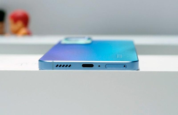 Обзор Oppo Reno 7 Pro 5G: привлекательный смартфон с дизайном iPhone